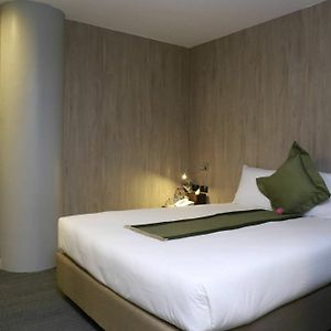 Room 3 hours only